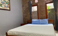 Monamary House