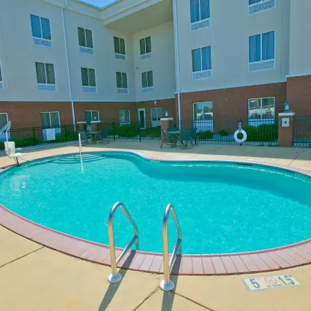 Holiday Inn Express & Suites BROOKHAVEN by IHG