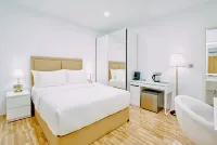 アコマドゥ リトリート のホテル