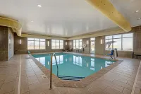 Best Western Plus Lakeview Hotel - piscina