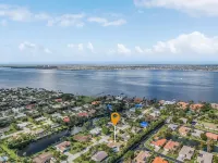 5 Star! Sleeps 9, 4Br/3BA  Home w/ Pool, Spa + Fenced Yard – Near Beaches