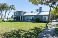 Hidden Sandy cove walking distance  to village