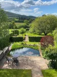 Wonderful rural idyll with glorious views and Yamaha baby grand piano Hotels in Ledbury
