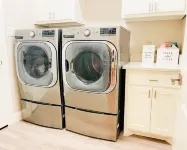 4 beds/ 3 bedrooms/ Family & Pet Friendly