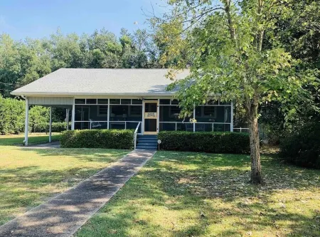 Coastal Serenity - Old time charm with a coastal touch near the beach..