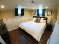 PRIVATE HOT TUB! Stunning updated downstairs home- Amazing Location Hotels near Armadillo Restaurant