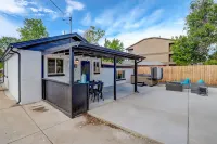 Hot Tub, Fire Pit, Ping-Pong, 3 min walk to Olde Town Arvada!
