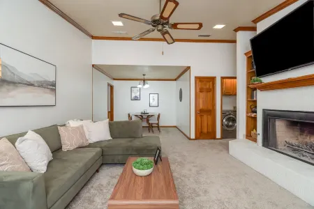 Charming 2-bedroom house in fabulous Amarillo with AC, WiFi, and Coffee Bar!