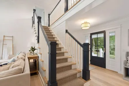 BEAUTIFUL HOME JUST STEPS TO BEACH! Perfect 6 BR Family Home - 3 Master Suites! Отели в г. Айл оф Палмс