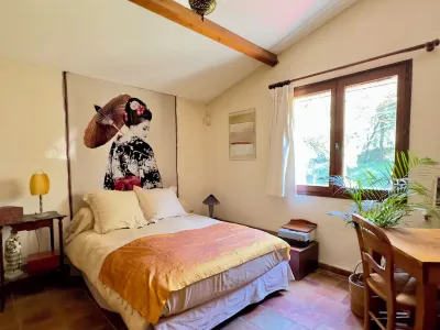 Grande Maison de Caractère en Plein Coeur de la Provence