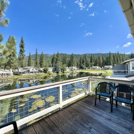 Cozy Townhome on Plumas Pines
