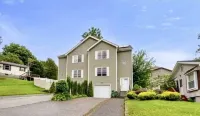Beautiful two-story home close to downtown worcester 5beds-4bedroom