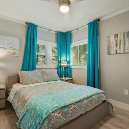 Beach House Shady Oaks Gulfport Ocean Views Walk to the Beach, Fire pit, Grill