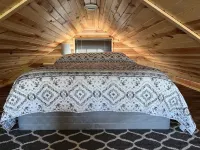 The Romantic LOVE NEST mountain Log Cabin w/ Lake view-5 minutes from the beach! Hotels in Pushmataha County