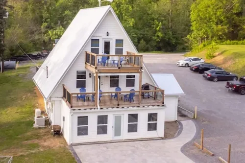 Scenic Lake Retreat - Open Layout - Pontoon Rentals - BBQ Grill