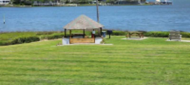 Studio condo with amazing water views, short walk to the beach