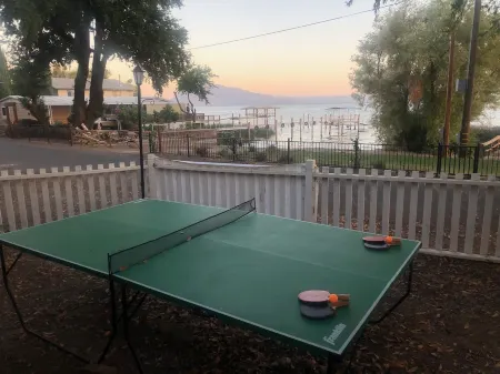 All Inclusive Amenities &Tax.Kayak,Sup,Pedal Boat,PingPong, Pickleball,Movie Nt