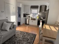 NEWLY RENOVATED STUDIO CLOSE TO DOWNTOWN IPSWICH Hotels in Ipswich