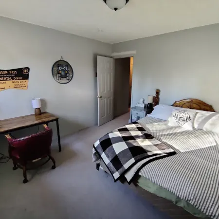 Spacious Mountain Home with Hot Tub on 10 Acres, Nearby Skiing