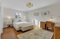 Waterfront House with Private Dock on Buckeye Lake Hotels in Buckeye Lake