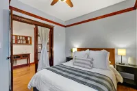 Pulaski Trail Escape / Fully Stocked Kitchen / Sleeps 18 w Off Street Parking Hotels in Wallace