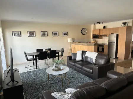 Cosy Apartment close to everything Отели рядом с достопримечательностью «Аделаида Овал»