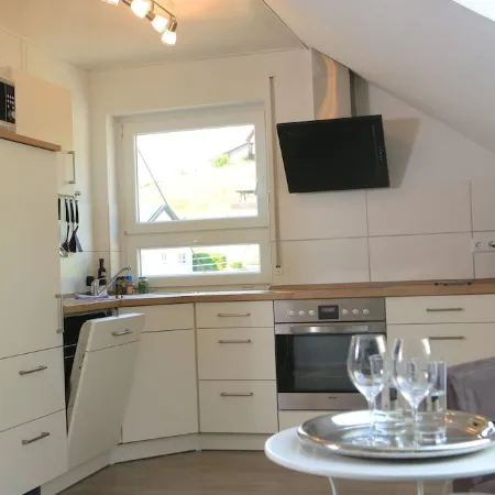 Beautiful top floor apartment surrounded by vineyards فنادق في أوفنبورغ
