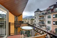 1 min. to slopes!Wake up & Ski! Steps to ski lift/gondola, shops & dining!