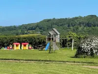 Visit Wales 4 Star, rural bungalow - Sauna, jacuzzi, play area and Free Wi-fi