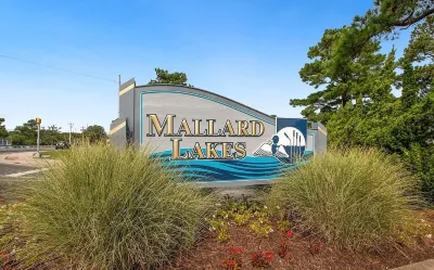 Mallard Lakes Waterfront Beach Condo in Fenwick Island with Two Pools Fenwick Float-ors附近的飯店