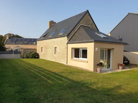 Gîte de Penn Ar Roz: 3 épis seaside GUILER-SUR-GOYEN, 4-5 pers, swimming pool.