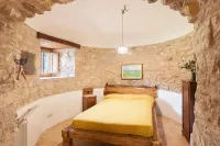 Can Feliu, Downstairs Apartment, Sant Daniel-girona