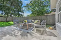 4BR, Dog Friendly, Fenced Yard and Walking Distance to Beach w/ Beach Supplies