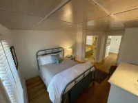 Coastal Gem historic Eastport Water Street walk to shops, restaurants, galleries