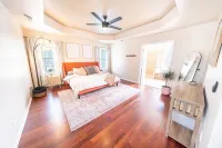 Bentonville Dream House Hotels near Bentonville Town Square