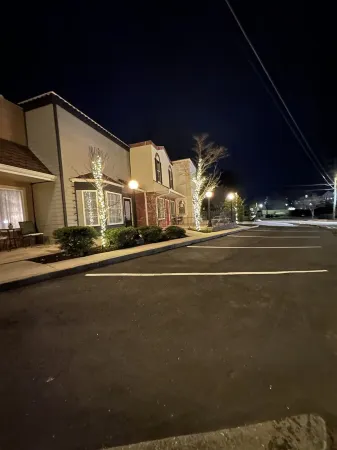 The DOWNTOWN LOFT, on the square, across from Piedmont University, sleeps 4.