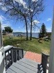 Lakeside 5th Wheel on beautiful Nelson Lake