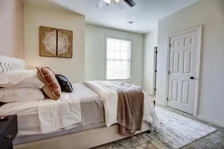 Argenta *No Cleaning Fee* Maple and Main