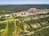 Newly Renovated Snowshoe Summit Condo 101A 3BR/2BA Near Ski Village W/Parking!