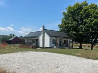 Cozy 2 bedroom/2 bath house located near lake with lots of privacy and parking!