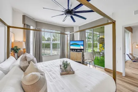 FIRST FLOOR 3/2, GOLF, POOL, TENNIS, BEAUTIFULLY  REMODELED CLOSE TO BEACHES