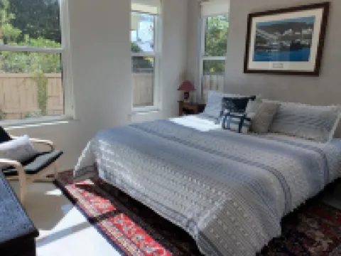 Gorgeous new beach cottage in fantastic location!