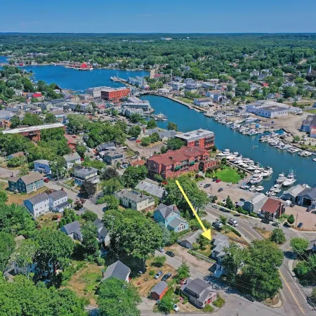 Arden House DT Mystic 3BR Lux Family Getaway