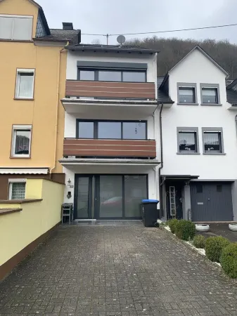 Newly renovated, modernly furnished vacation home in the village center