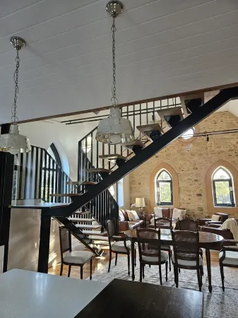 Romantic 1bed/1bath self-cont. apart. for 2 Adelaide Hills, wineries & Hahndorf.