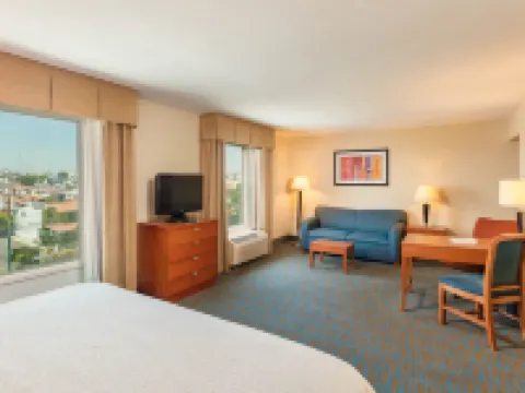 Hampton Inn by Hilton Queretaro Tecnologico Hotels in Queretaro