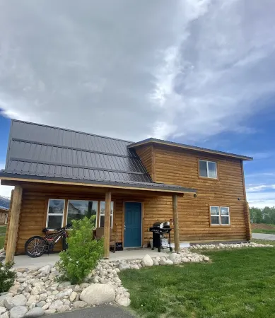 Cozy Lazy Dog Cabin Отели в г. Карбон