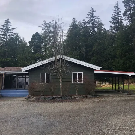 Diamond House, cozy home in a park-like setting