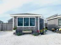 Water View Cottage within Steps to Private Beach