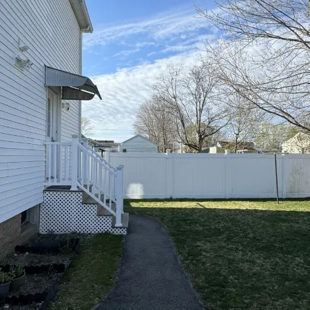 Little Rhody Отели в г. Потакет